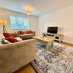 בית נופש Luxohaus Luxury 4 Bedroom By Altoluxo Short Lets Serviced With Parking *