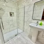 Luxohaus Luxury 4 Bedroom By Altoluxo Short Lets Serviced With Parking