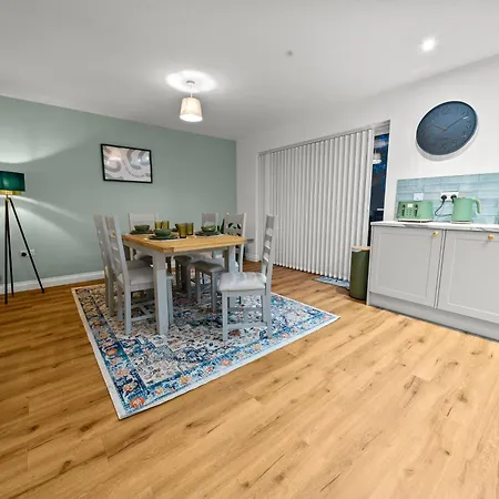 Luxohaus Luxury 4 Bedroom By Altoluxo Short Lets Serviced With Free Wifi & Parking Бристоль