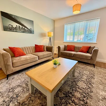 Luxohaus Luxury 4 Bedroom By Altoluxo Short Lets Serviced With Parking