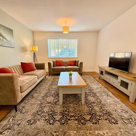 Luxohaus Luxury 4 Bedroom By Altoluxo Short Lets Serviced With Parking Nyaraló