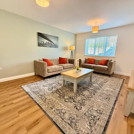 Luxohaus Luxury 4 Bedroom By Altoluxo Short Lets Serviced With Parking