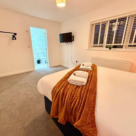 Luxohaus Luxury 4 Bedroom By Altoluxo Short Lets Serviced With Parking Bristol