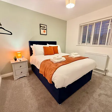 Luxohaus Luxury 4 Bedroom By Altoluxo Short Lets Serviced With Parking Nyaraló *