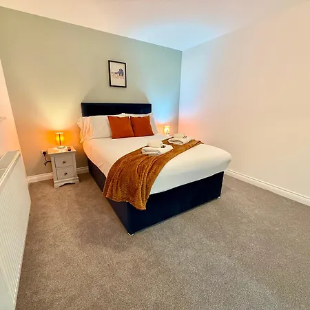 Luxohaus Luxury 4 Bedroom By Altoluxo Short Lets Serviced With Parking Nyaraló *