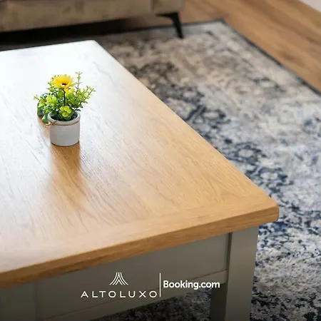 Luxohaus Luxury 4 Bedroom By Altoluxo Short Lets Serviced With Parking Bristol