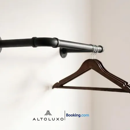 Luxohaus Luxury 4 Bedroom By Altoluxo Short Lets Serviced With Parking Nyaraló Bristol