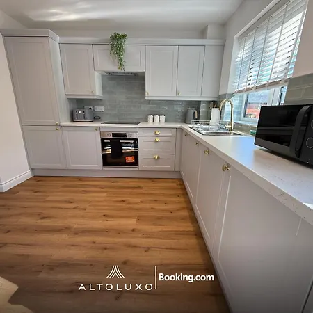 Nyaraló Luxohaus Luxury 4 Bedroom By Altoluxo Short Lets Serviced With Parking Bristol