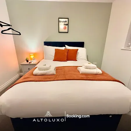 Luxohaus Luxury 4 Bedroom By Altoluxo Short Lets Serviced With Parking Nyaraló Bristol