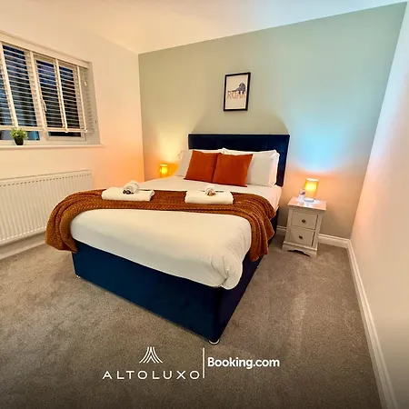 Nyaraló Luxohaus Luxury 4 Bedroom By Altoluxo Short Lets Serviced With Parking *