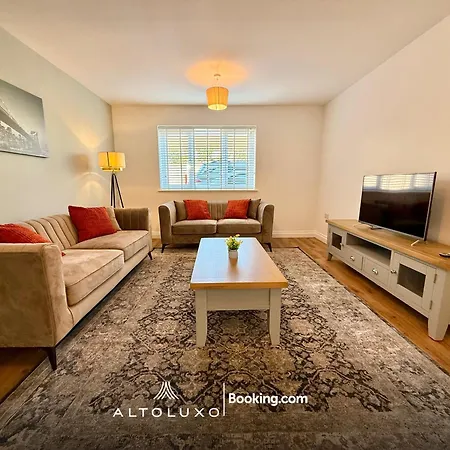 Nyaraló Luxohaus Luxury 4 Bedroom By Altoluxo Short Lets Serviced With Parking