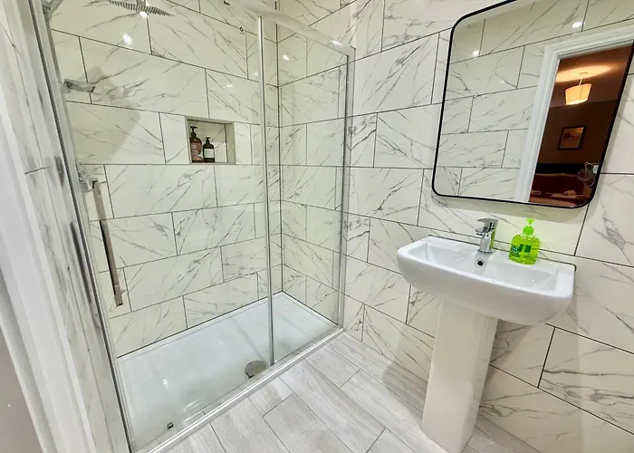 Luxohaus Luxury 4 Bedroom By Altoluxo Short Lets Serviced With Parking