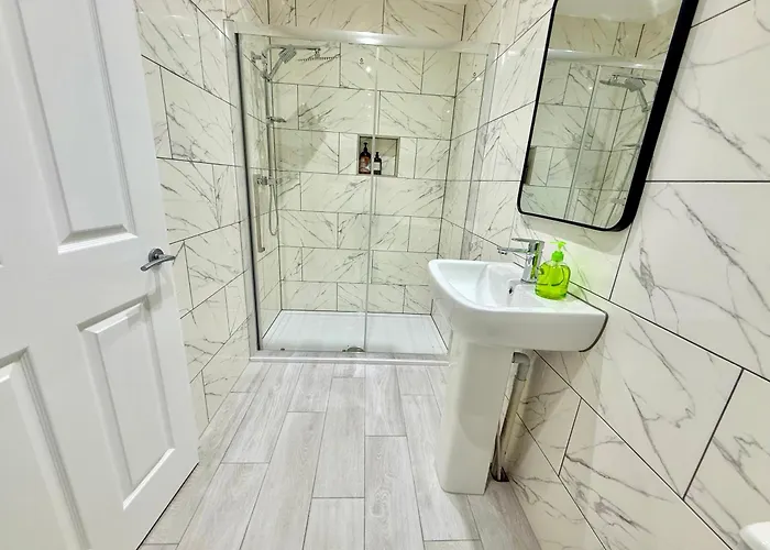 Feriehus Luxohaus Luxury 4 Bedroom By Altoluxo Short Lets Serviced With Parking *